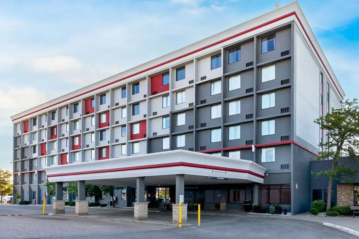 Best Western Plus Toronto Airport Hotel — Toronto, ON